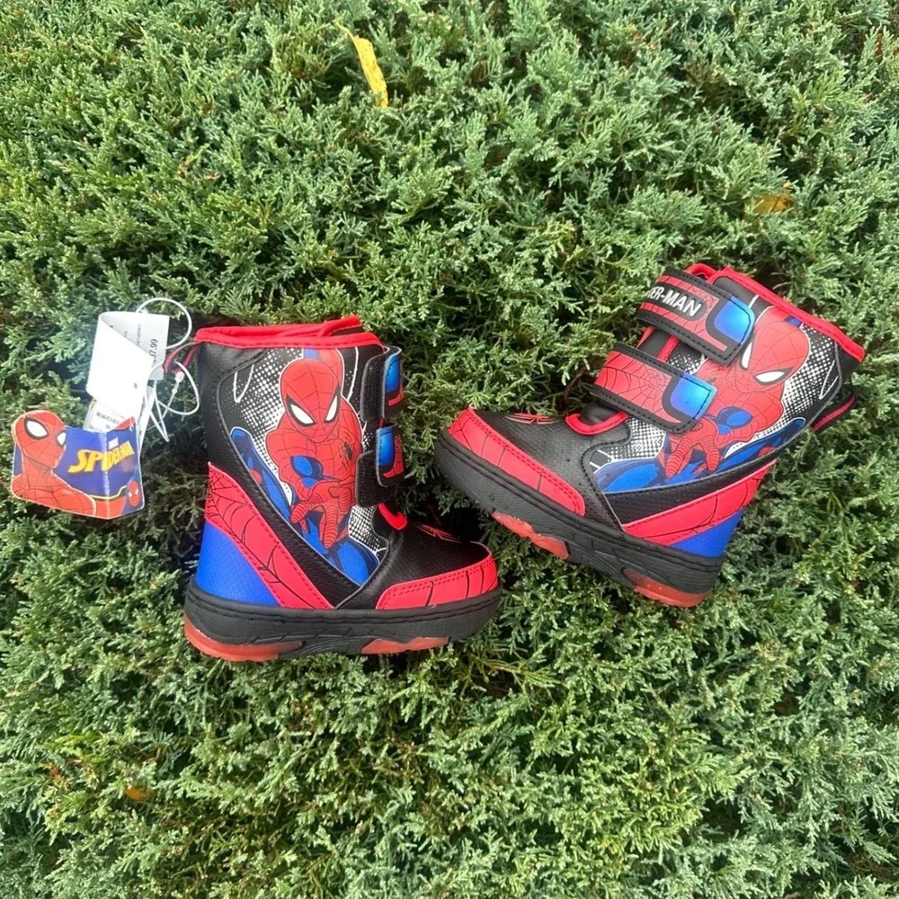 Marvel Spider Man Toddler Boys Light-Up Winter BootsSize‎ 7